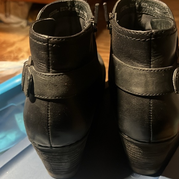 Dansko boots! Suede and black leather . - Picture 3 of 9